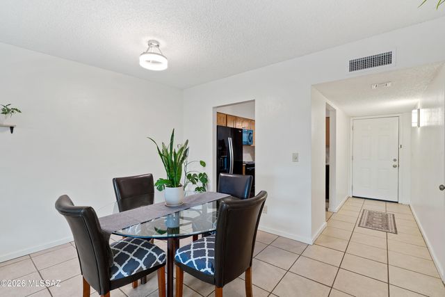 782 S Pantano Road, Tucson, AZ 85710