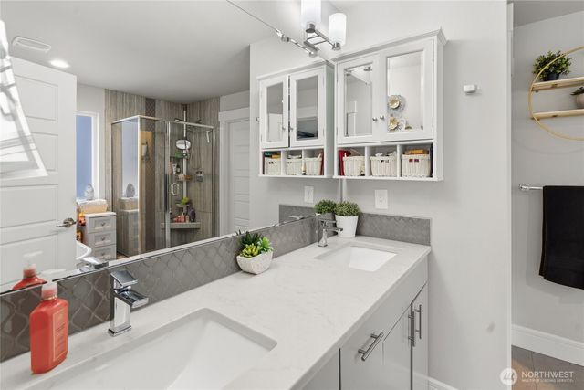 26029 242nd Place SE, Maple Valley, WA 98038