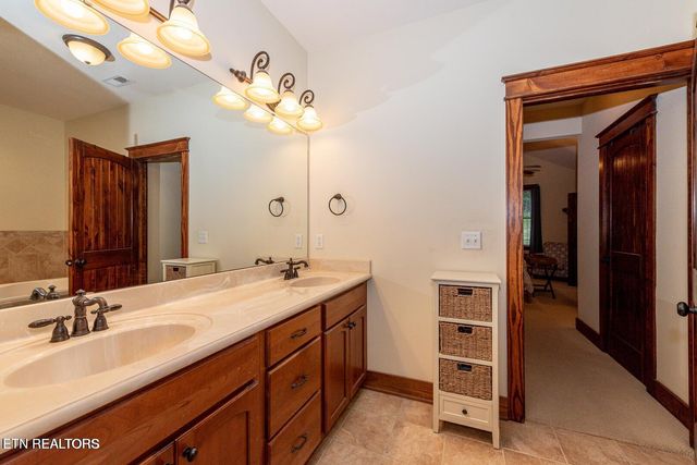 211 Bishop Cap Circle, Townsend, TN 37882