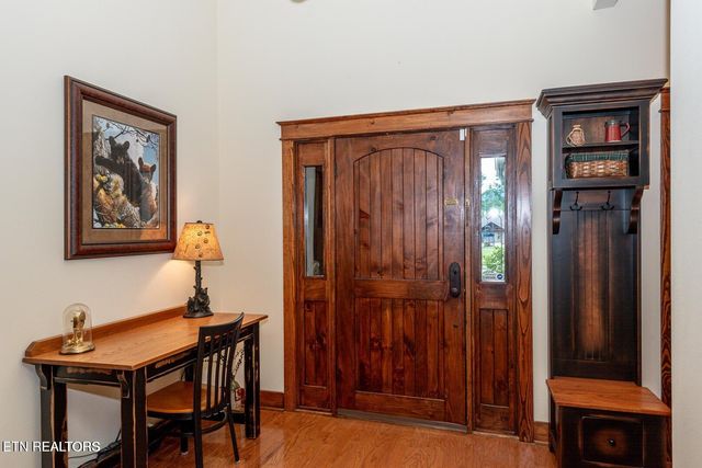211 Bishop Cap Circle, Townsend, TN 37882