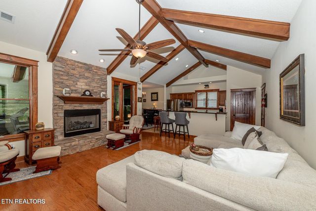 211 Bishop Cap Circle, Townsend, TN 37882