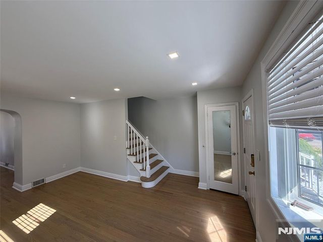 401 Gorge Road, Cliffside Park, NJ 07010