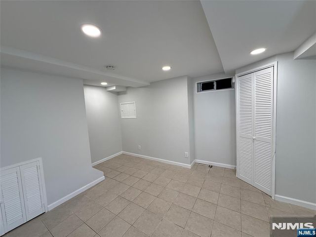 401 Gorge Road, Cliffside Park, NJ 07010