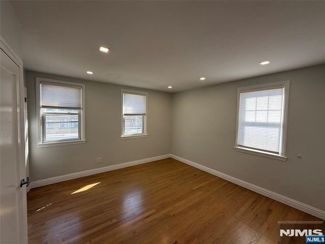 401 Gorge Road, Cliffside Park, NJ 07010