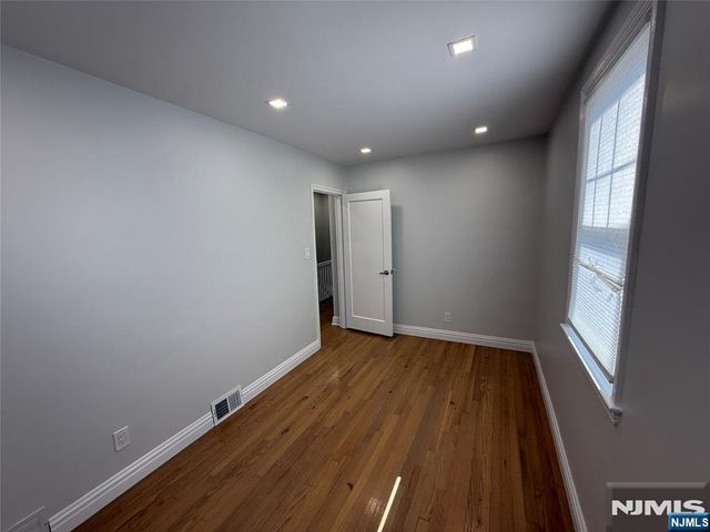 401 Gorge Road, Cliffside Park, NJ 07010