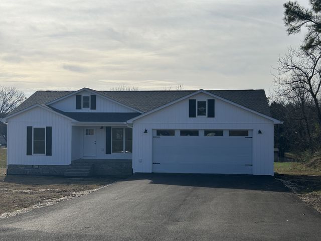 255 Jay St, Big Sandy, TN 38221