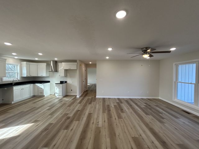 255 Jay St, Big Sandy, TN 38221