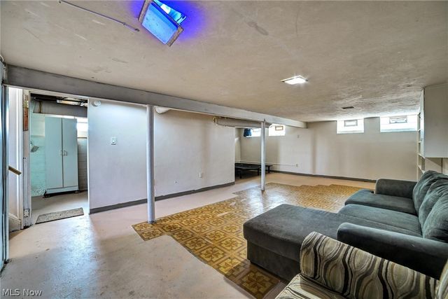 7615 Kenilworth Avenue, Parma, OH 44129