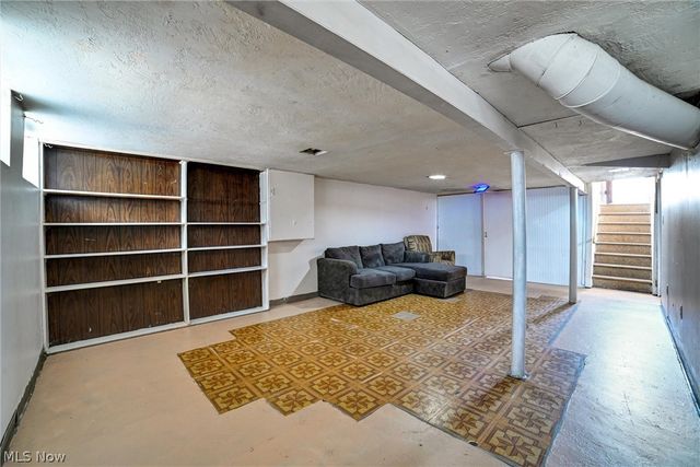 7615 Kenilworth Avenue, Parma, OH 44129