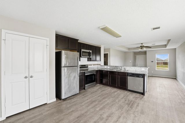 47 Road 5103, Cleveland, TX 77327