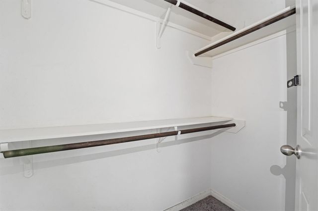 47 Road 5103, Cleveland, TX 77327