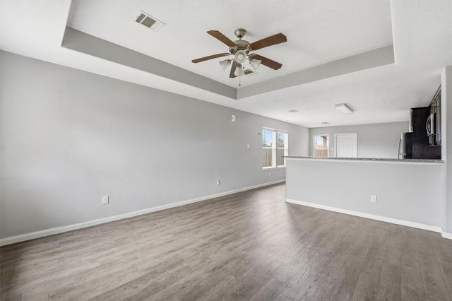 47 Road 5103, Cleveland, TX 77327