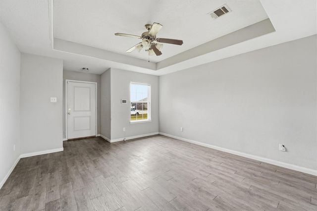 47 Road 5103, Cleveland, TX 77327