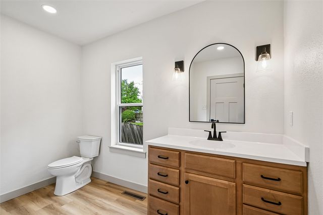 615 7th Avenue, Belle Plaine, IA 52208