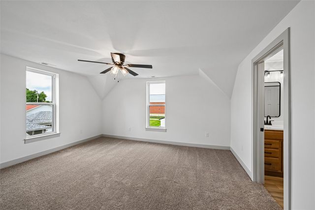 615 7th Avenue, Belle Plaine, IA 52208
