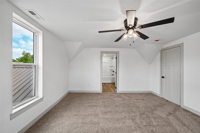 615 7th Avenue, Belle Plaine, IA 52208