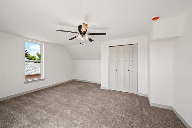 615 7th Avenue, Belle Plaine, IA 52208