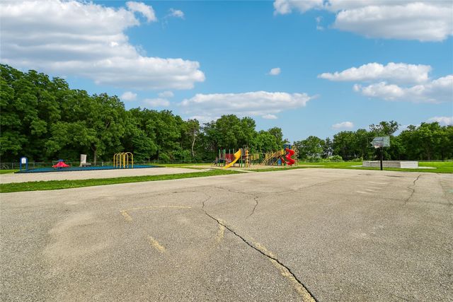 615 7th Avenue, Belle Plaine, IA 52208