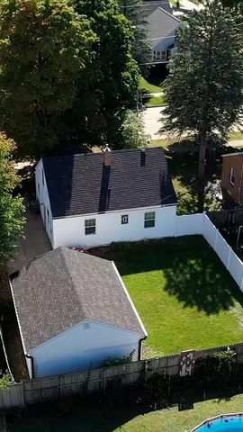 810 E 1ST STREET, Kimberly, WI 54136