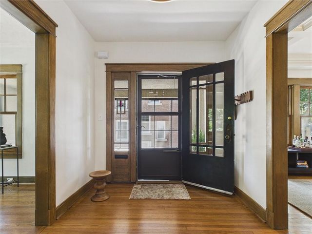 33 E 53rd Terrace, Kansas City, MO 64112