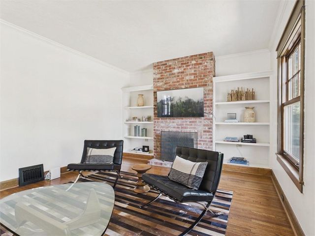 33 E 53rd Terrace, Kansas City, MO 64112