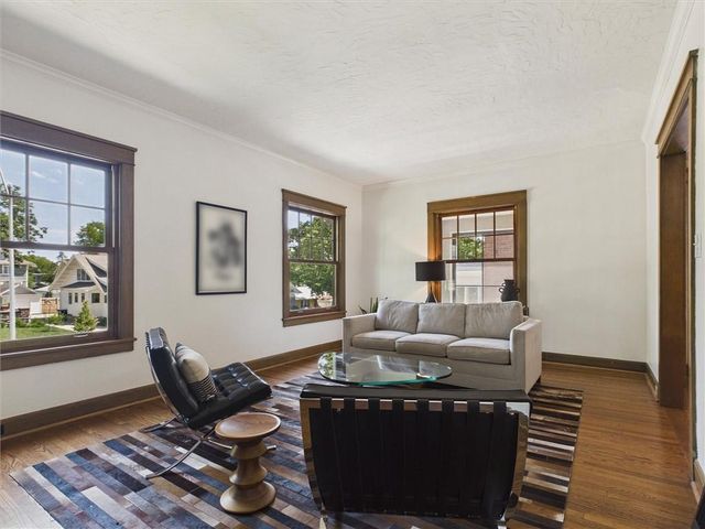 33 E 53rd Terrace, Kansas City, MO 64112