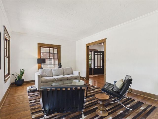 33 E 53rd Terrace, Kansas City, MO 64112