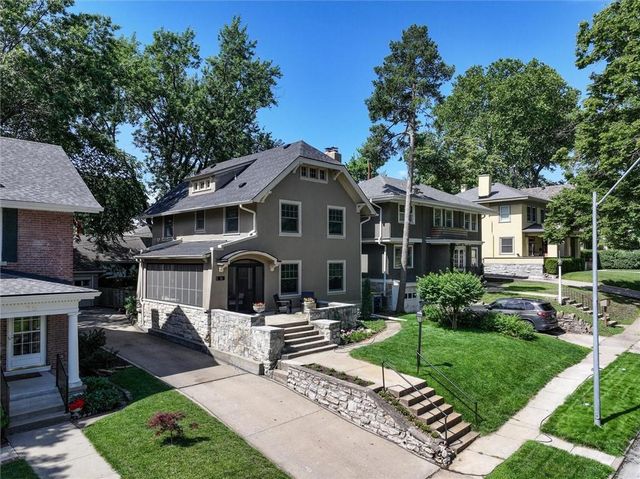 33 E 53rd Terrace, Kansas City, MO 64112