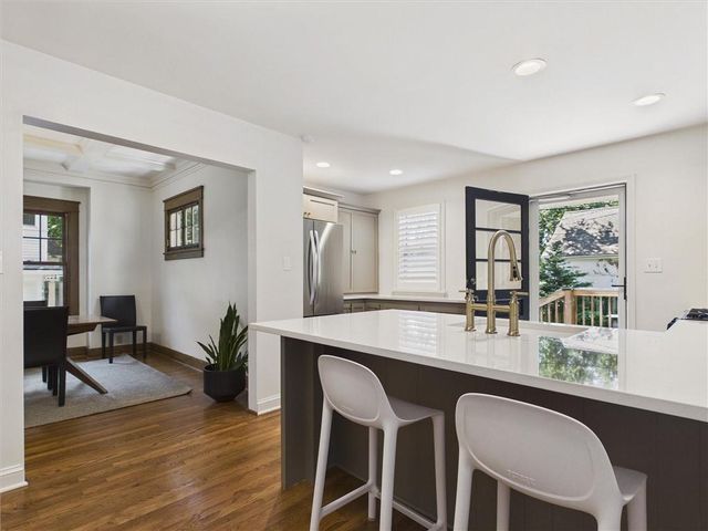 33 E 53rd Terrace, Kansas City, MO 64112
