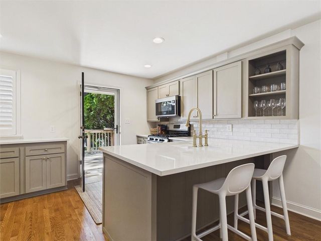 33 E 53rd Terrace, Kansas City, MO 64112