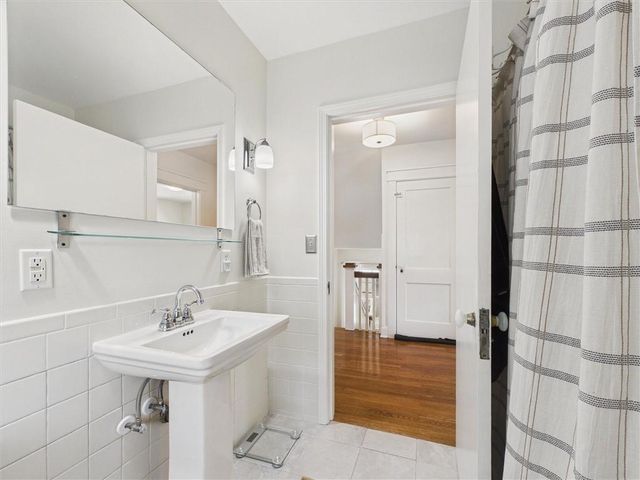 33 E 53rd Terrace, Kansas City, MO 64112