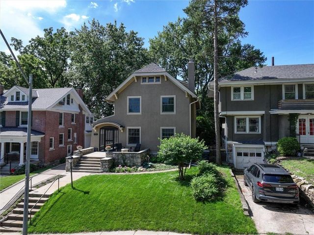 33 E 53rd Terrace, Kansas City, MO 64112