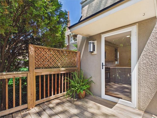 33 E 53rd Terrace, Kansas City, MO 64112