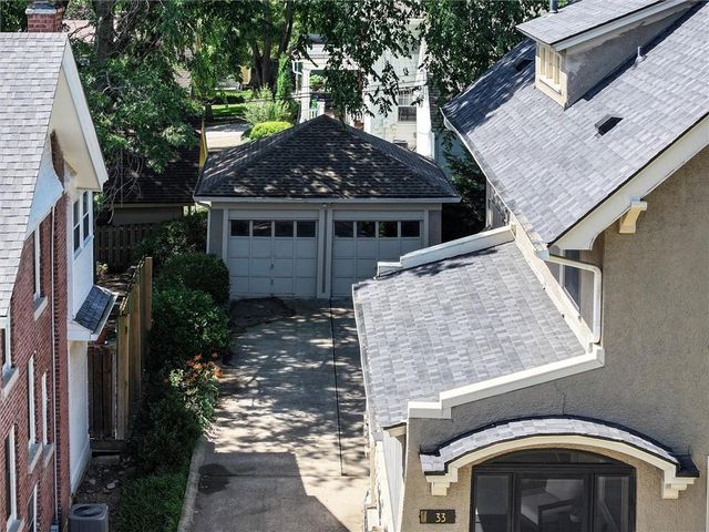 33 E 53rd Terrace, Kansas City, MO 64112