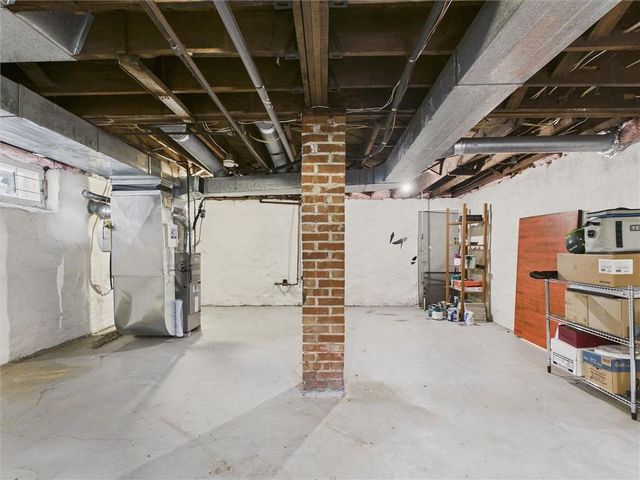 33 E 53rd Terrace, Kansas City, MO 64112