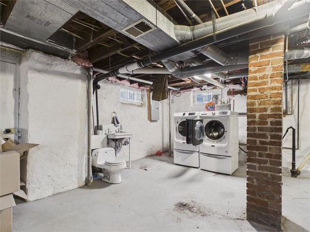 33 E 53rd Terrace, Kansas City, MO 64112