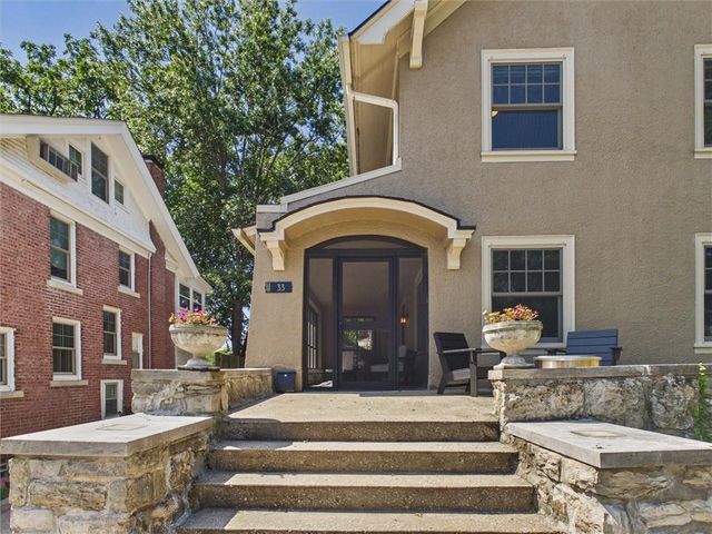 33 E 53rd Terrace, Kansas City, MO 64112