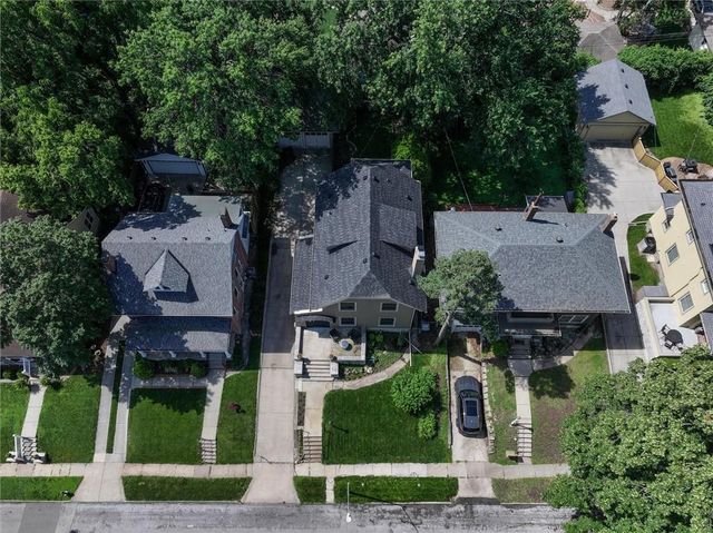 33 E 53rd Terrace, Kansas City, MO 64112