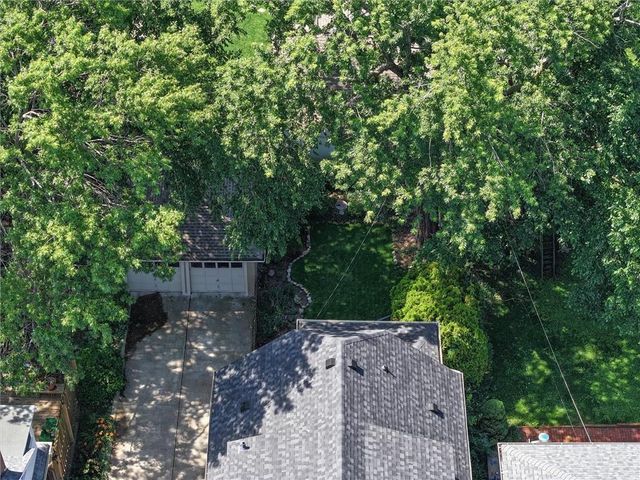 33 E 53rd Terrace, Kansas City, MO 64112