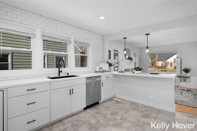 858 Walsh Street, Grand Rapids, MI 49507