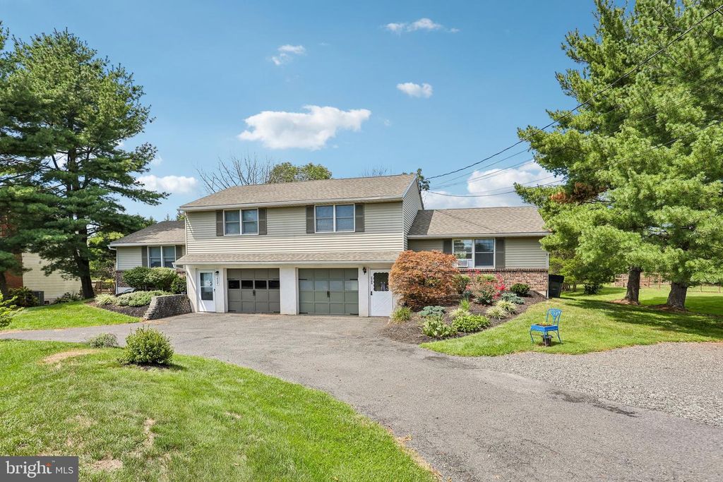 2509 RHOADS RD, GILBERTSVILLE, PA 19525 — photo 2