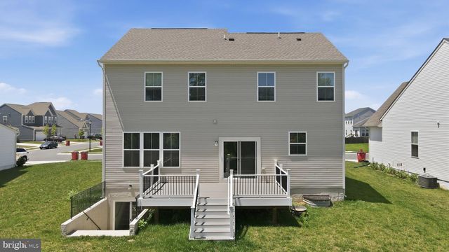 639 BARKSDALE DR, Charles Town, WV 25414