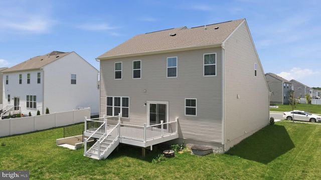 639 BARKSDALE DR, Charles Town, WV 25414
