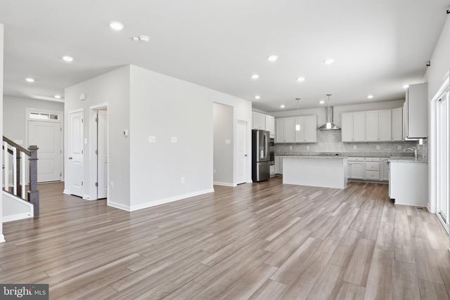 639 BARKSDALE DR, Charles Town, WV 25414