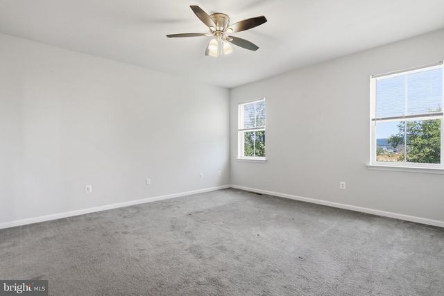 639 BARKSDALE DR, Charles Town, WV 25414