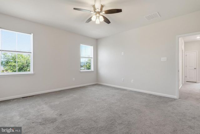 639 BARKSDALE DR, Charles Town, WV 25414