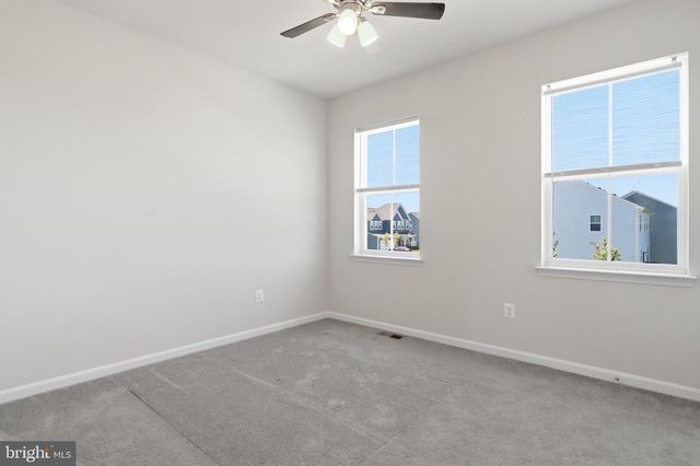 639 BARKSDALE DR, Charles Town, WV 25414