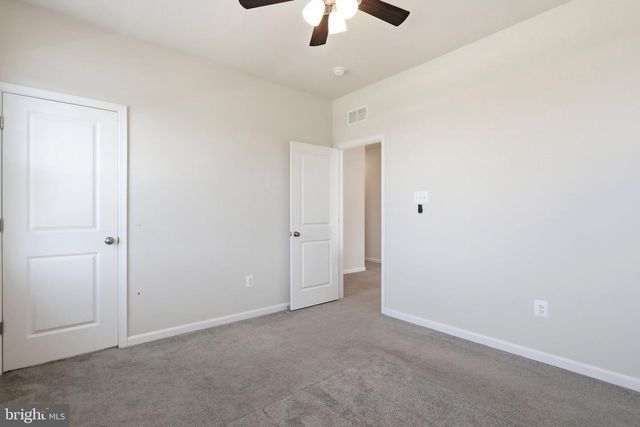 639 BARKSDALE DR, Charles Town, WV 25414