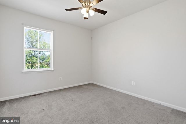 639 BARKSDALE DR, Charles Town, WV 25414