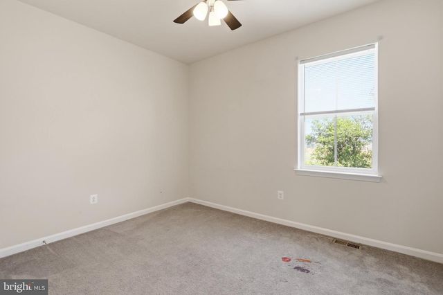 639 BARKSDALE DR, Charles Town, WV 25414